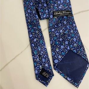 🎉SOLD🎉 Authentic Ferragamo Tie